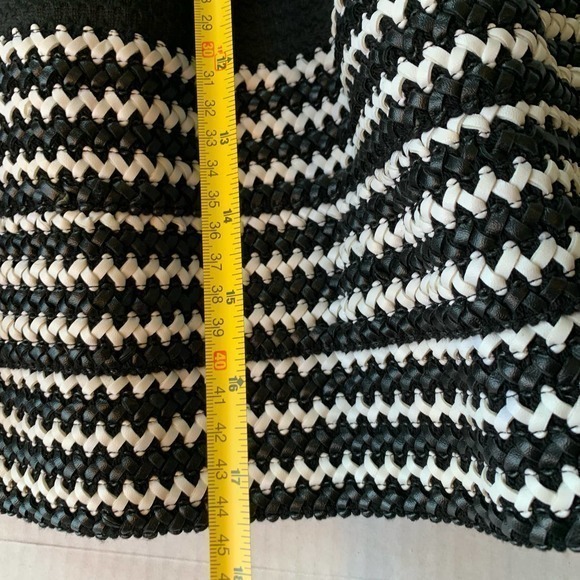 Miami Skirt Size Small Black and White Puffy Skirt - Picture 8 of 9